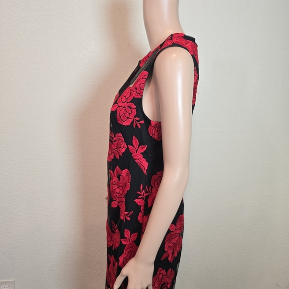 Donna Karan Black & Embroidered Red Roses Dress Size 4 NWT - Picture 8 of 15